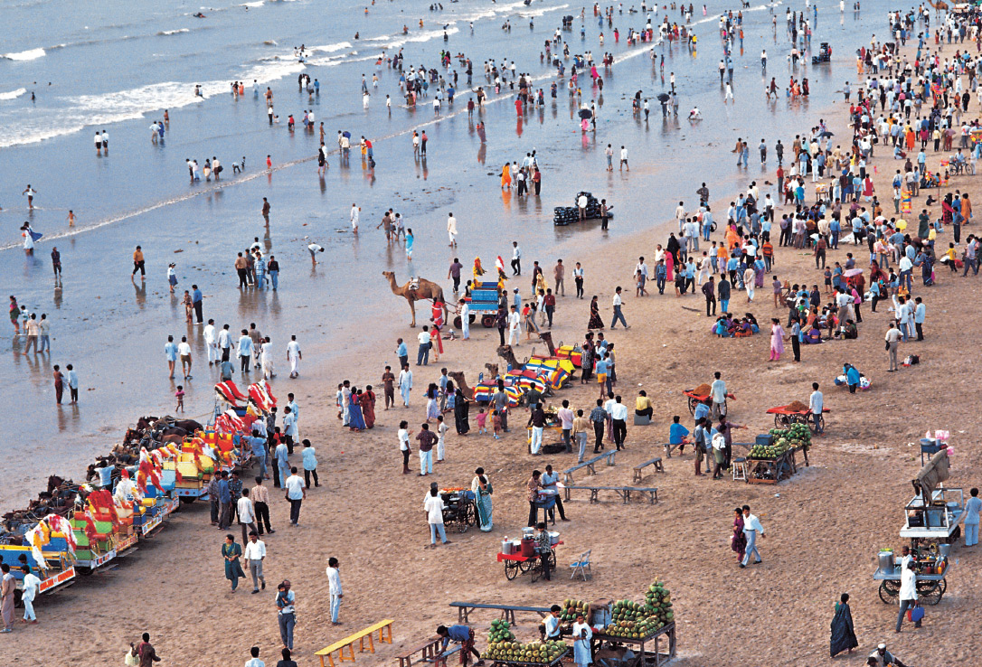 https://mdw-travel-data-us-east-1.s3.amazonaws.com/img/country/India/Juhu-Beach/img_01.jpg