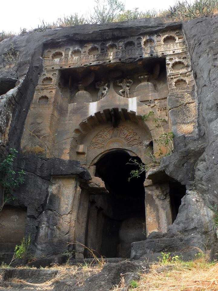 https://mdw-travel-data-us-east-1.s3.amazonaws.com/img/country/India/Junnar-Caves/img_03.jpg