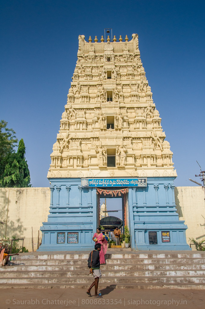 https://mdw-travel-data-us-east-1.s3.amazonaws.com/img/country/India/Kaleshwaram-Temple/img_03.jpg