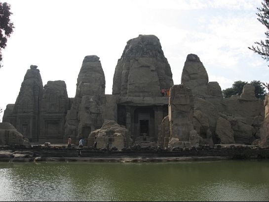 https://mdw-travel-data-us-east-1.s3.amazonaws.com/img/country/India/Kangra/img_02.jpg