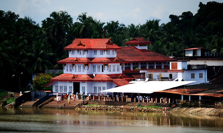 https://mdw-travel-data-us-east-1.s3.amazonaws.com/img/country/India/Kannur/img_03.jpg