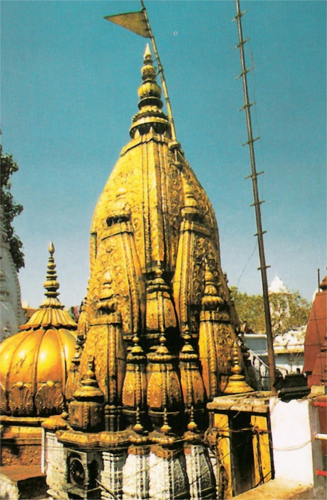https://mdw-travel-data-us-east-1.s3.amazonaws.com/img/country/India/Kashi-Vishwanath-Temple/img_05.jpg