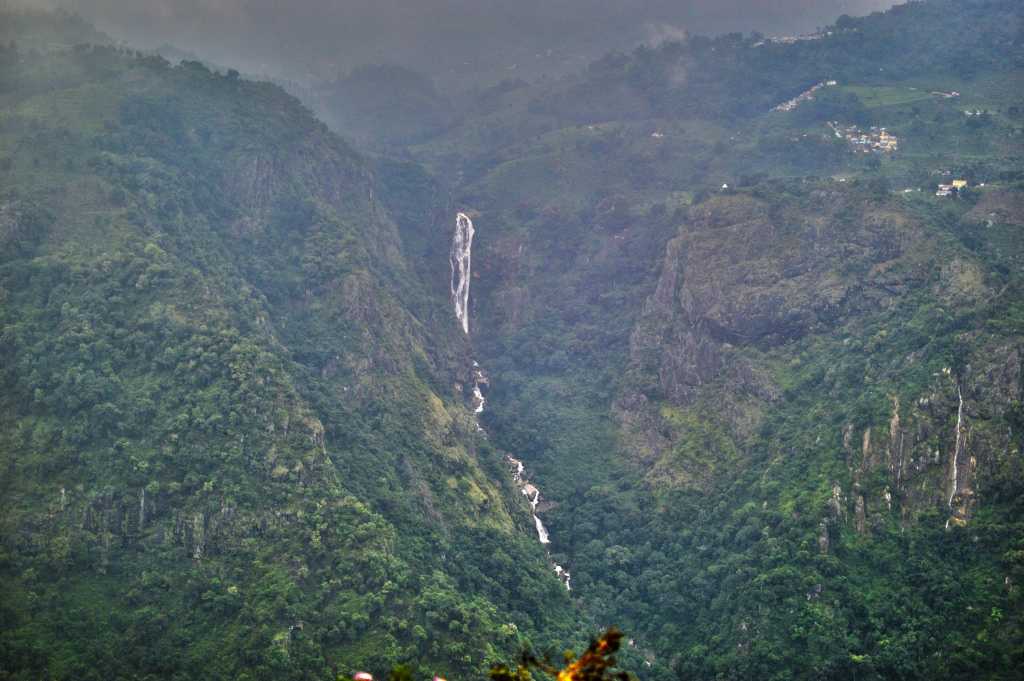https://mdw-travel-data-us-east-1.s3.amazonaws.com/img/country/India/Ketti-Valley-Viewpoint/img_01.jpg