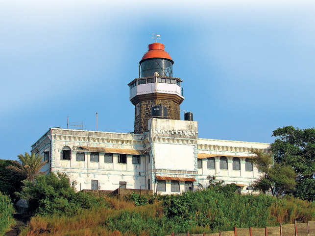 https://mdw-travel-data-us-east-1.s3.amazonaws.com/img/country/India/Khanderi-Fort/img_01.jpg