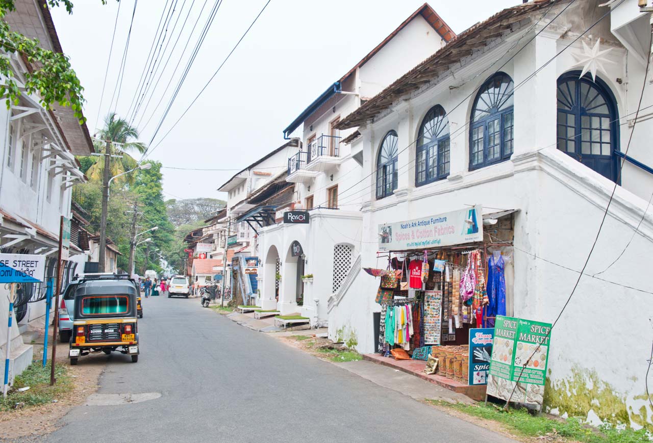 https://mdw-travel-data-us-east-1.s3.amazonaws.com/img/country/India/Kochi-Fort/img_02.jpg