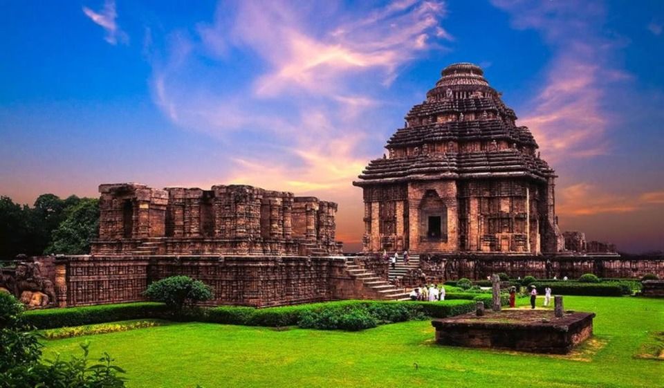 https://mdw-travel-data-us-east-1.s3.amazonaws.com/img/country/India/Konark-Sun-Temple/img_02.jpg