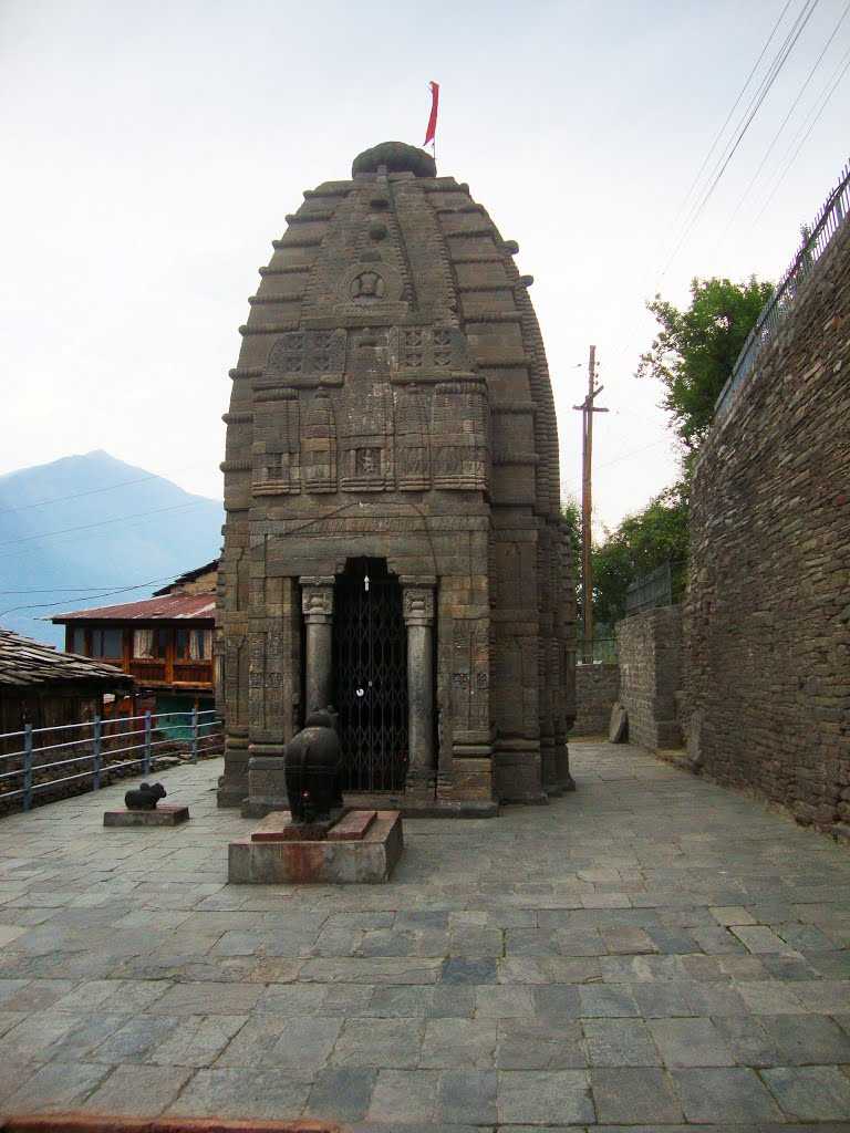 https://mdw-travel-data-us-east-1.s3.amazonaws.com/img/country/India/Kullu/img_03.jpg