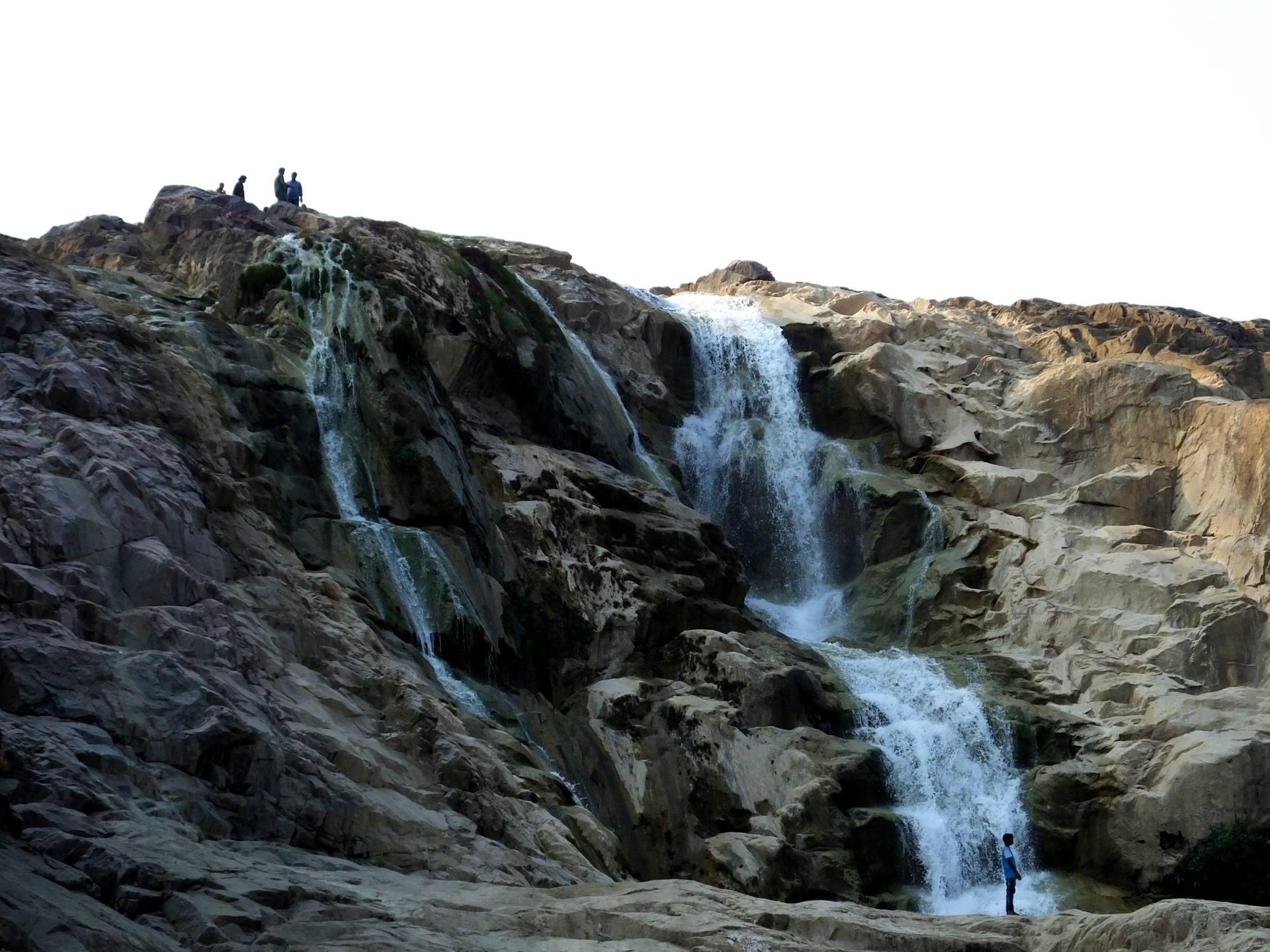 https://mdw-travel-data-us-east-1.s3.amazonaws.com/img/country/India/Kuntala-Waterfall/img_01.jpg
