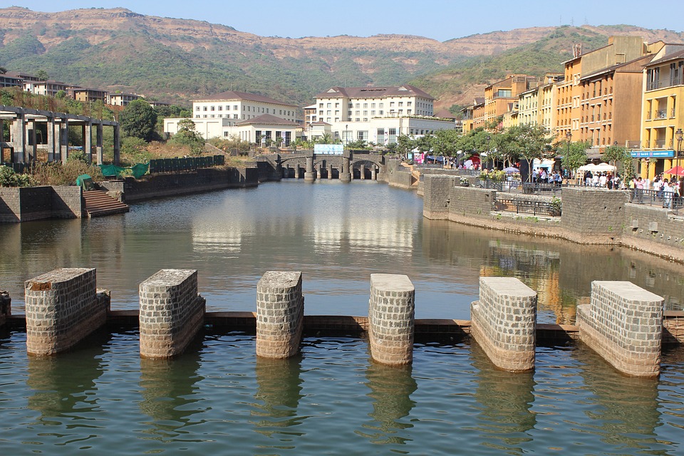 https://mdw-travel-data-us-east-1.s3.amazonaws.com/img/country/India/Lavasa/img_02.jpg