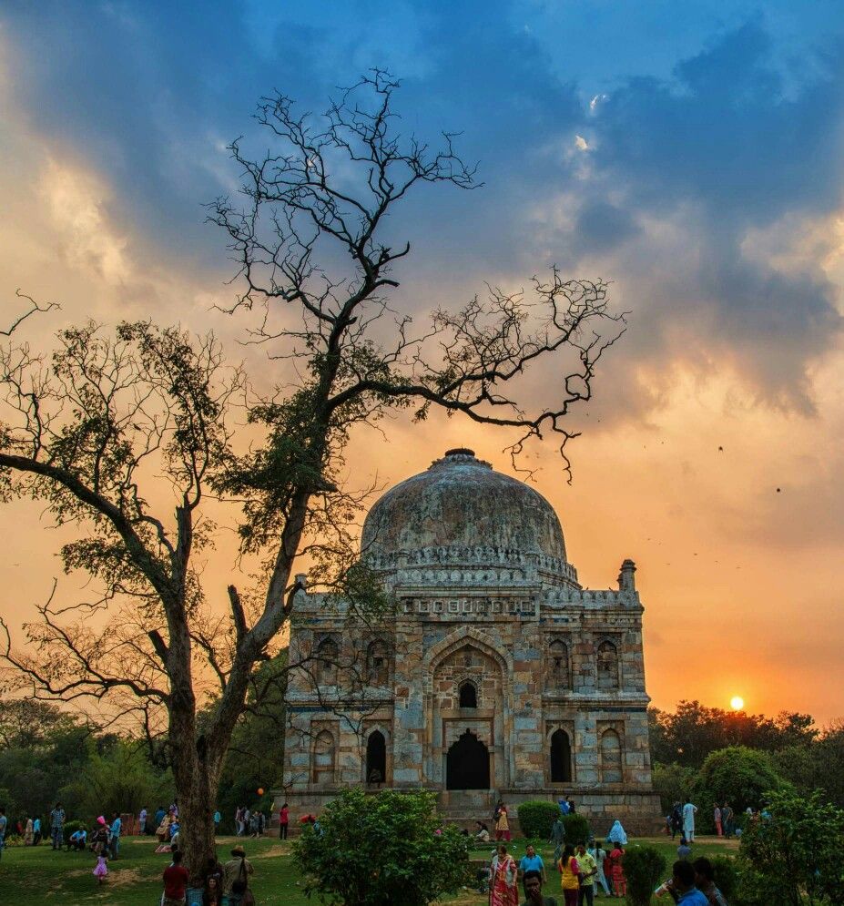https://mdw-travel-data-us-east-1.s3.amazonaws.com/img/country/India/Lodhi-Garden/img_01.jpg