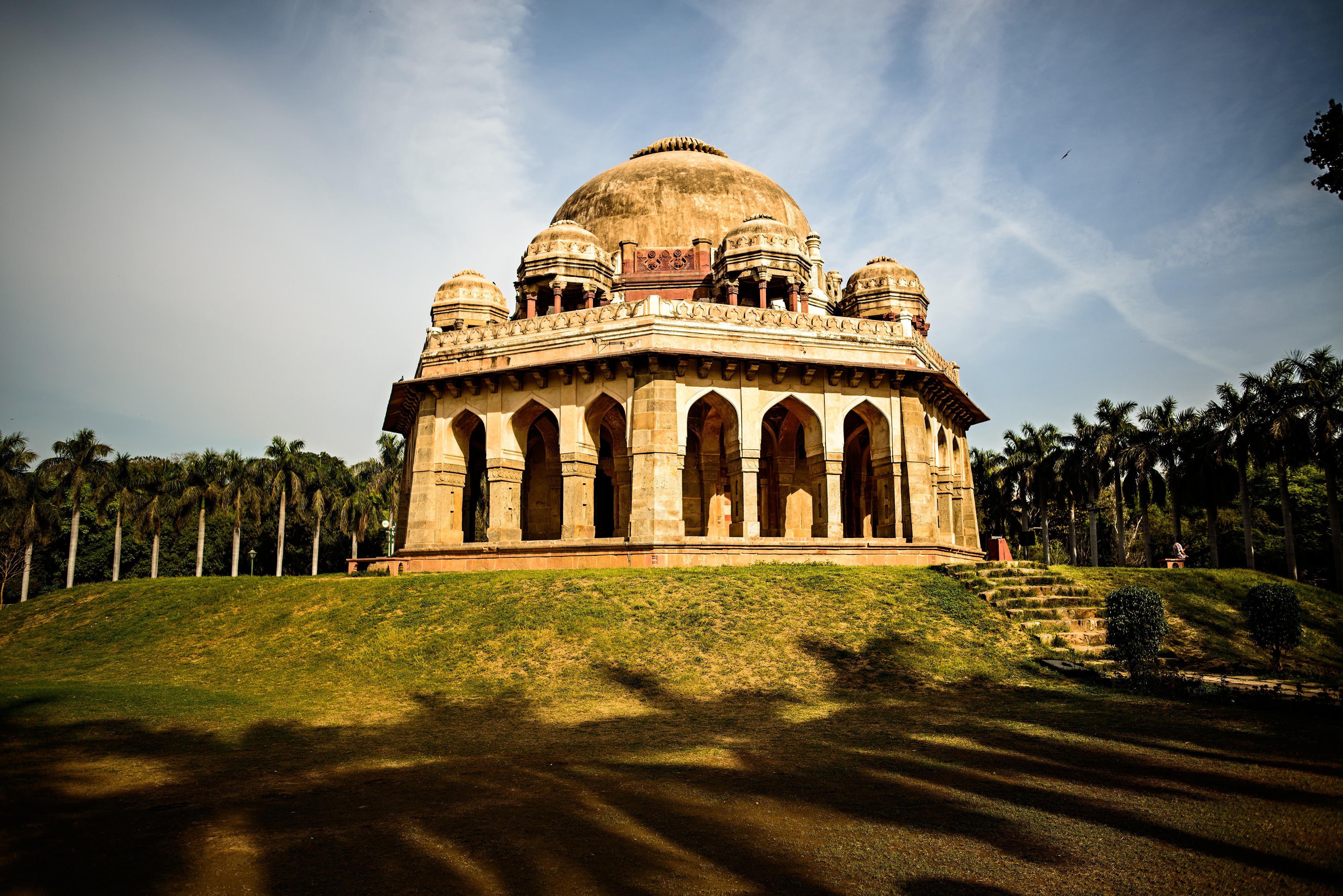 https://mdw-travel-data-us-east-1.s3.amazonaws.com/img/country/India/Lodhi-Garden/img_03.jpg