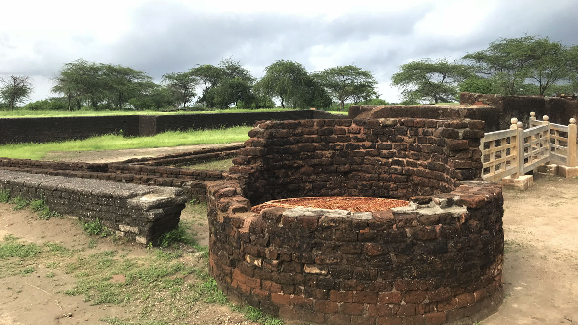 https://mdw-travel-data-us-east-1.s3.amazonaws.com/img/country/India/Lothal/img_01.jpg