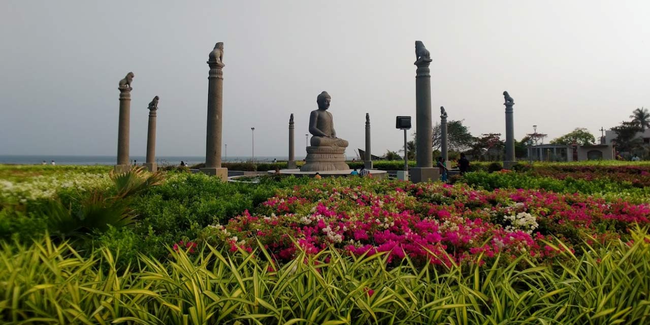 https://mdw-travel-data-us-east-1.s3.amazonaws.com/img/country/India/Lumbini-Gardens/img_01.jpg