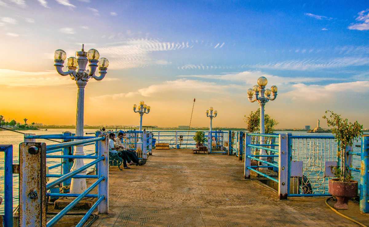 https://mdw-travel-data-us-east-1.s3.amazonaws.com/img/country/India/Lumbini-Park/img_01.jpg