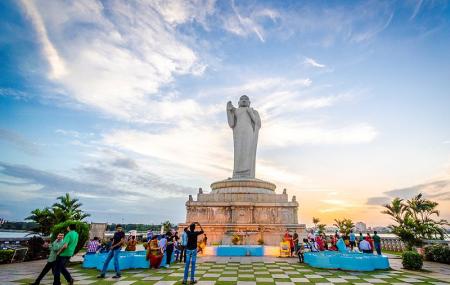 https://mdw-travel-data-us-east-1.s3.amazonaws.com/img/country/India/Lumbini-Park/img_02.jpg
