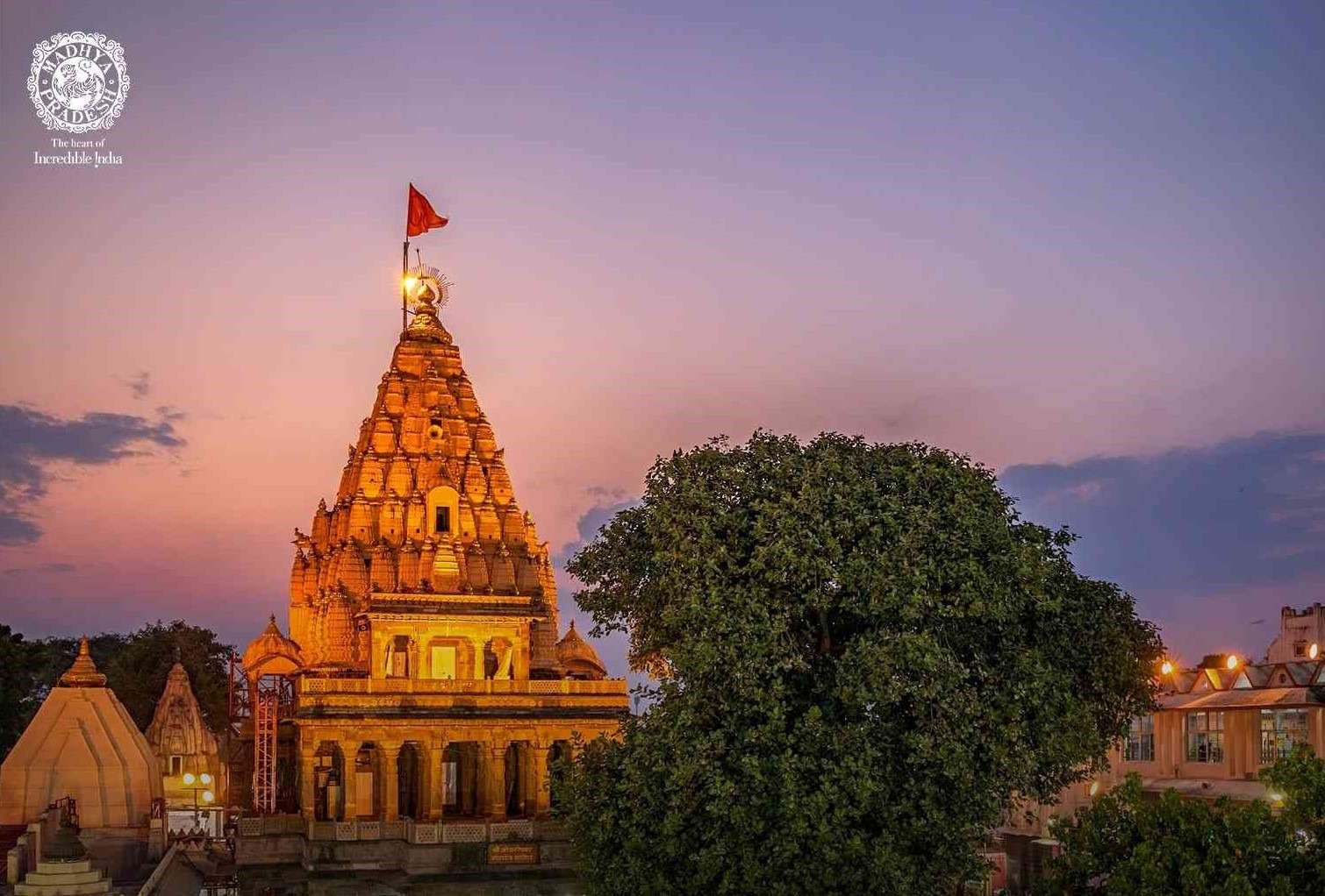 https://mdw-travel-data-us-east-1.s3.amazonaws.com/img/country/India/Mahakal-Temple/img_03.jpg