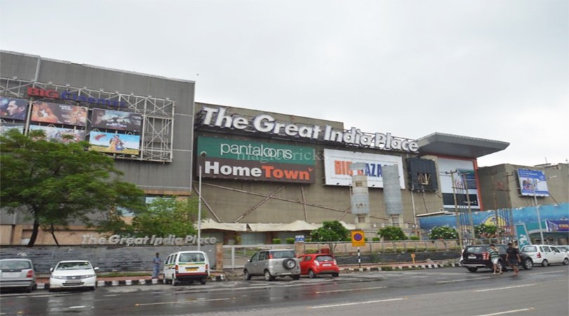 https://mdw-travel-data-us-east-1.s3.amazonaws.com/img/country/India/Mall-Road/img_03.jpg