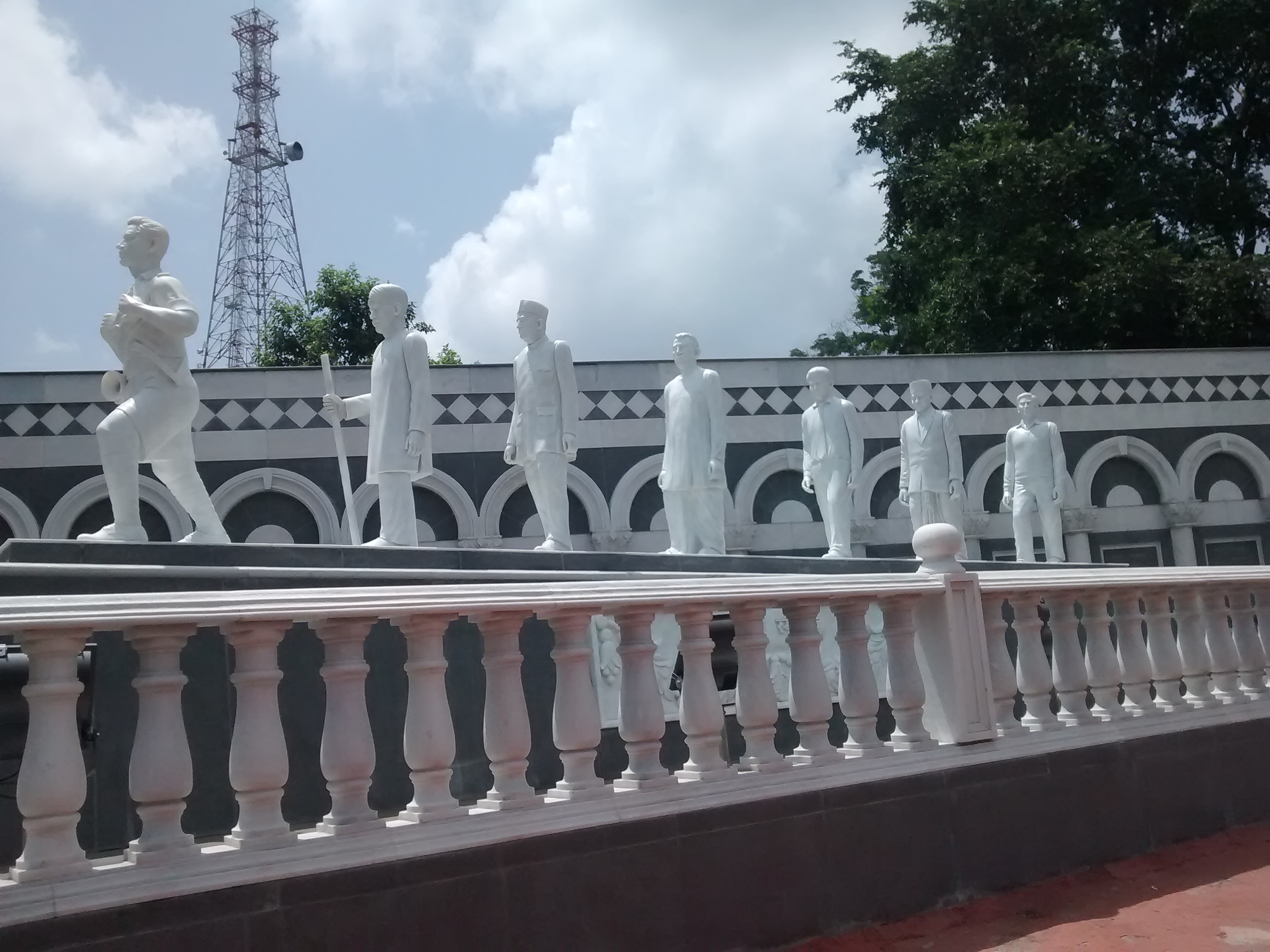 https://mdw-travel-data-us-east-1.s3.amazonaws.com/img/country/India/Martyrs-Memorial/img_02.jpg