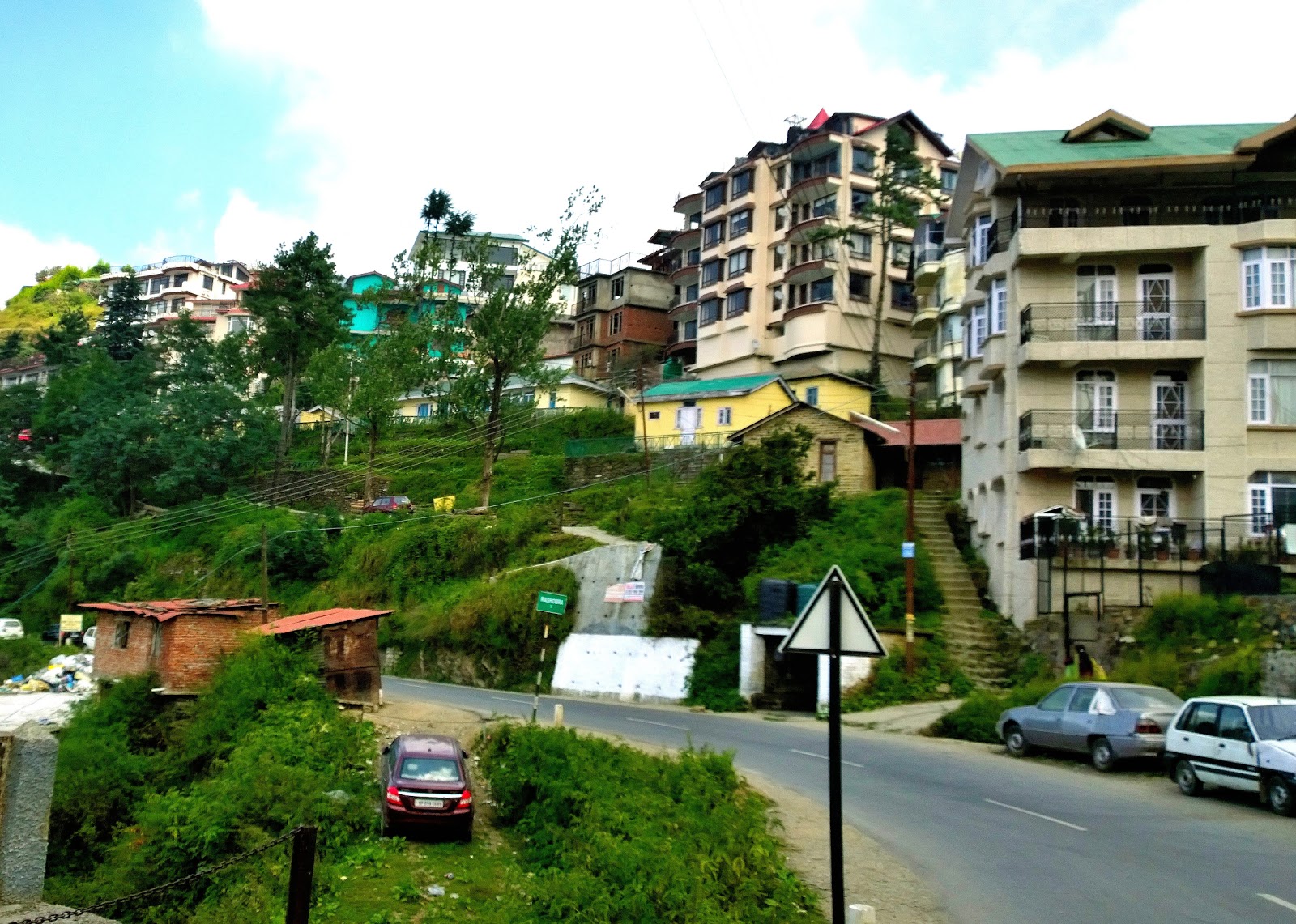 https://mdw-travel-data-us-east-1.s3.amazonaws.com/img/country/India/Mashobra/img_01.jpg