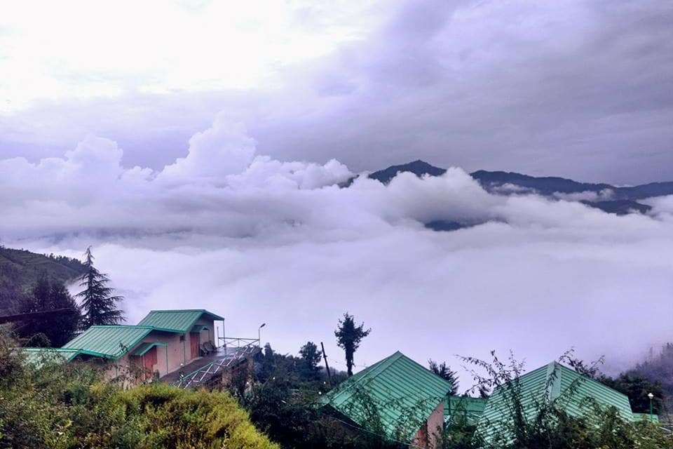 https://mdw-travel-data-us-east-1.s3.amazonaws.com/img/country/India/Mashobra/img_02.jpg