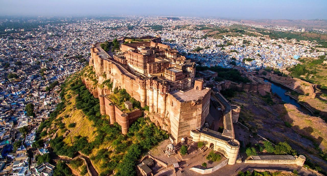 https://mdw-travel-data-us-east-1.s3.amazonaws.com/img/country/India/Mehrangarh-Fort/img_03.jpg
