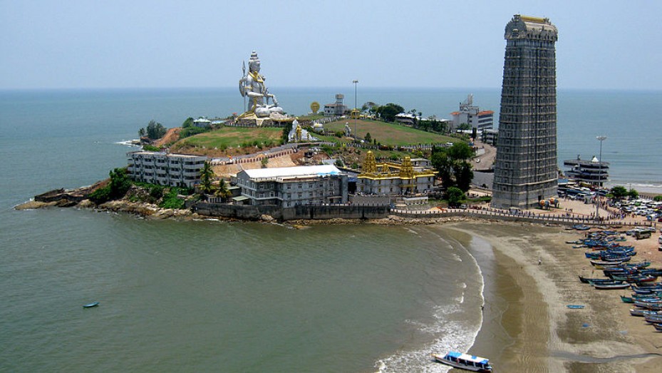https://mdw-travel-data-us-east-1.s3.amazonaws.com/img/country/India/Murudeshwar/img_01.jpg