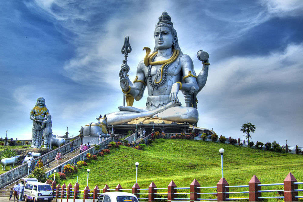 https://mdw-travel-data-us-east-1.s3.amazonaws.com/img/country/India/Murudeshwar/img_02.jpg