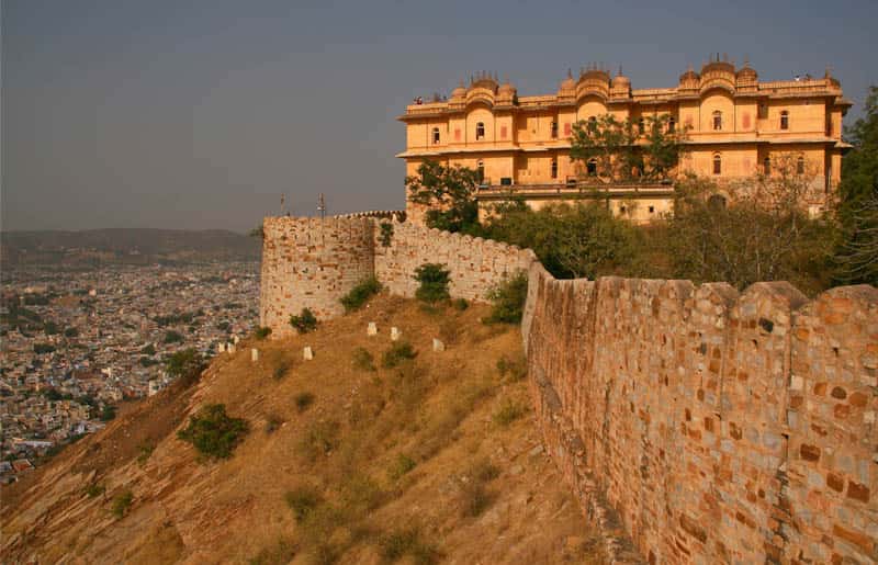 https://mdw-travel-data-us-east-1.s3.amazonaws.com/img/country/India/Nahargarh-Fort/img_02.jpg