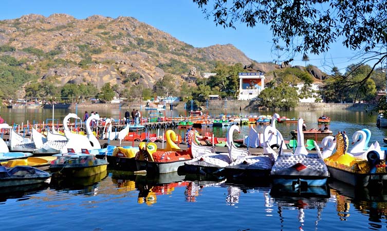 https://mdw-travel-data-us-east-1.s3.amazonaws.com/img/country/India/Nakki-Lake/img_02.jpg