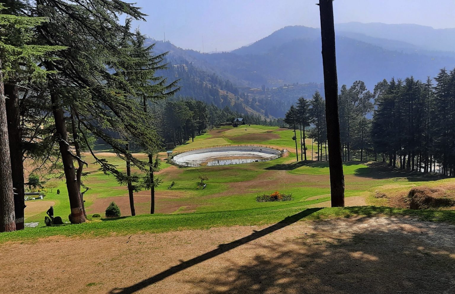 https://mdw-travel-data-us-east-1.s3.amazonaws.com/img/country/India/Naldehra-Golf-Course/img_01.jpg