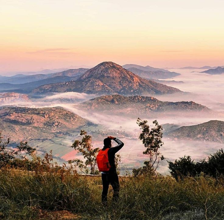 https://mdw-travel-data-us-east-1.s3.amazonaws.com/img/country/India/Nandi-Hills/img_01.jpg