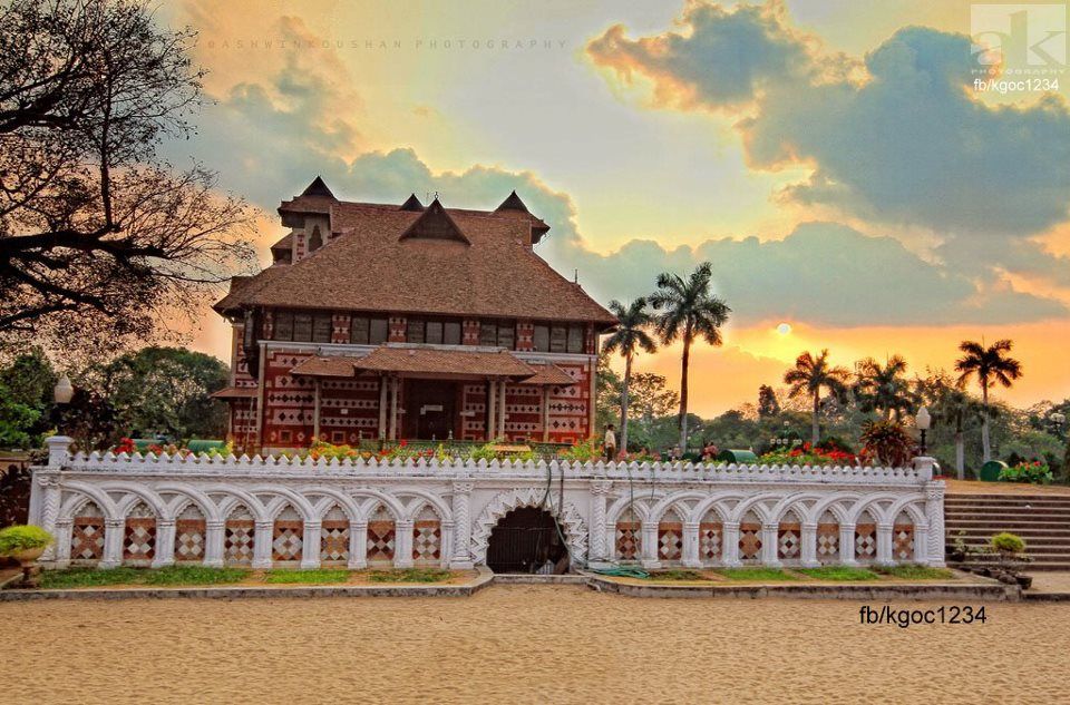 https://mdw-travel-data-us-east-1.s3.amazonaws.com/img/country/India/Napier-Museum/img_03.jpg