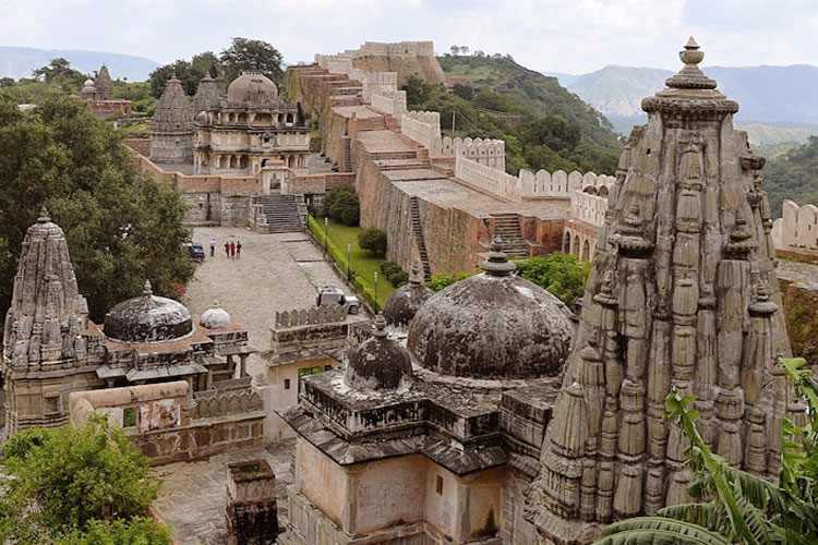 https://mdw-travel-data-us-east-1.s3.amazonaws.com/img/country/India/Nathdwara/img_01.jpg