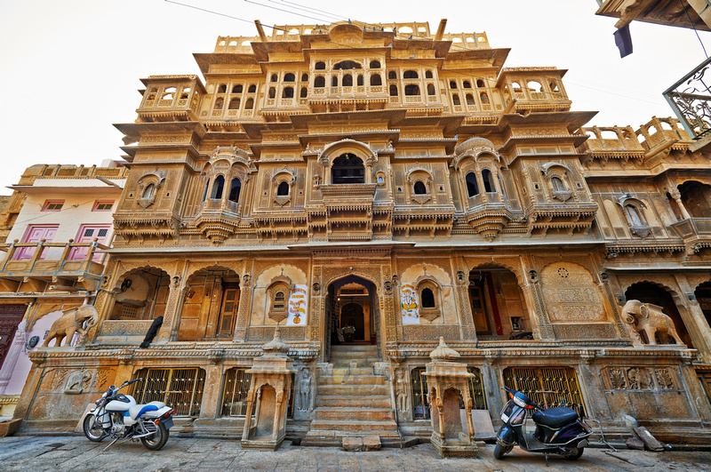 https://mdw-travel-data-us-east-1.s3.amazonaws.com/img/country/India/Nathmal-Ji-Ki-Haveli/img_01.jpg