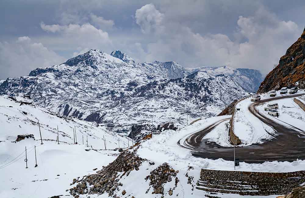 https://mdw-travel-data-us-east-1.s3.amazonaws.com/img/country/India/Nathula-Pass/img_01.jpg