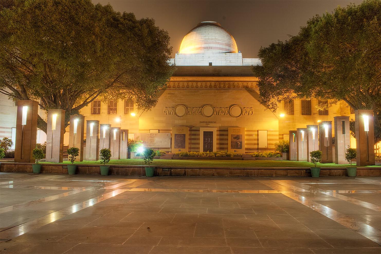 https://mdw-travel-data-us-east-1.s3.amazonaws.com/img/country/India/National-Gallery-of-Modern-Art/img_03.jpg