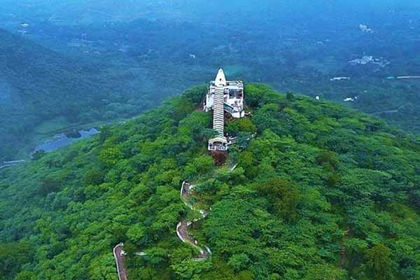 https://mdw-travel-data-us-east-1.s3.amazonaws.com/img/country/India/Neemach-Mata-Temple/img_00.jpg