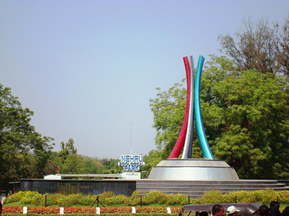 https://mdw-travel-data-us-east-1.s3.amazonaws.com/img/country/India/Nehru-Park/img_02.jpg