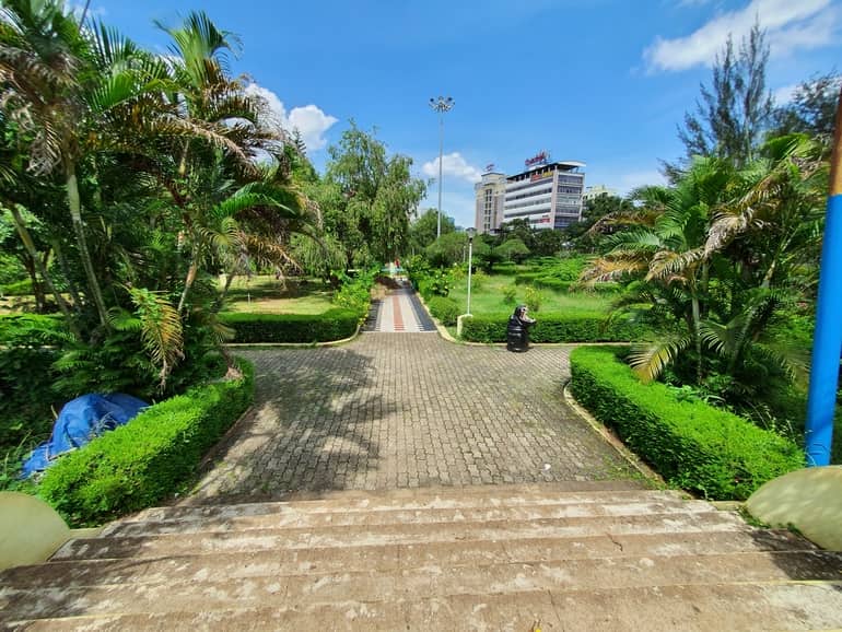 https://mdw-travel-data-us-east-1.s3.amazonaws.com/img/country/India/Nehru-Park/img_03.jpg