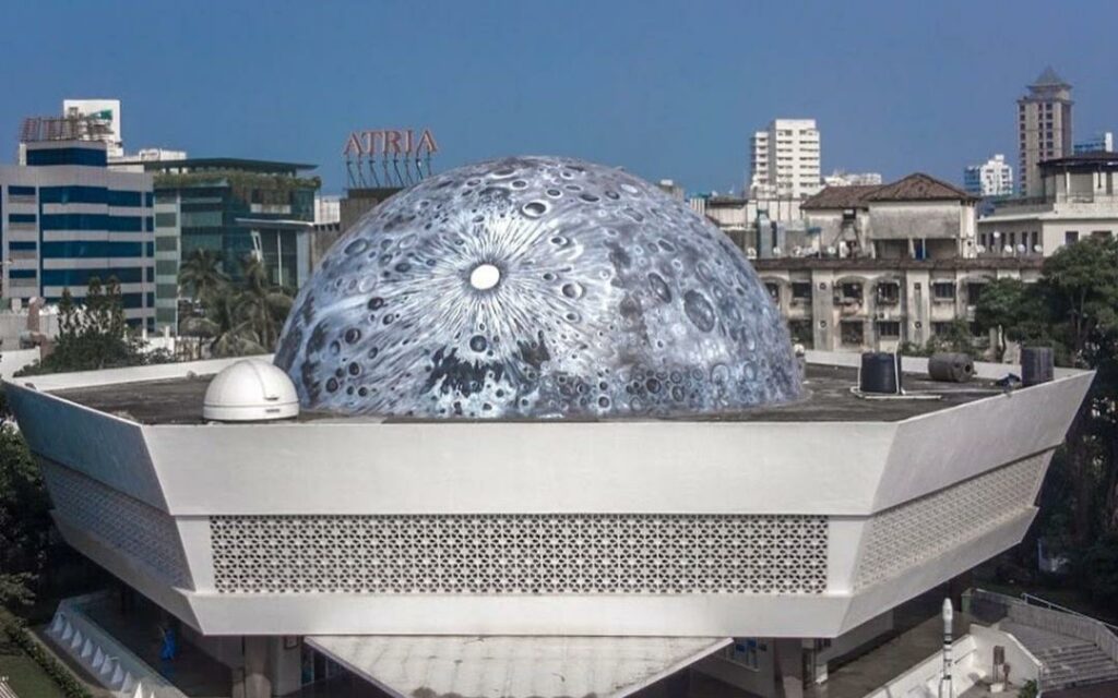 https://mdw-travel-data-us-east-1.s3.amazonaws.com/img/country/India/Nehru-Planetarium/img_00.jpg