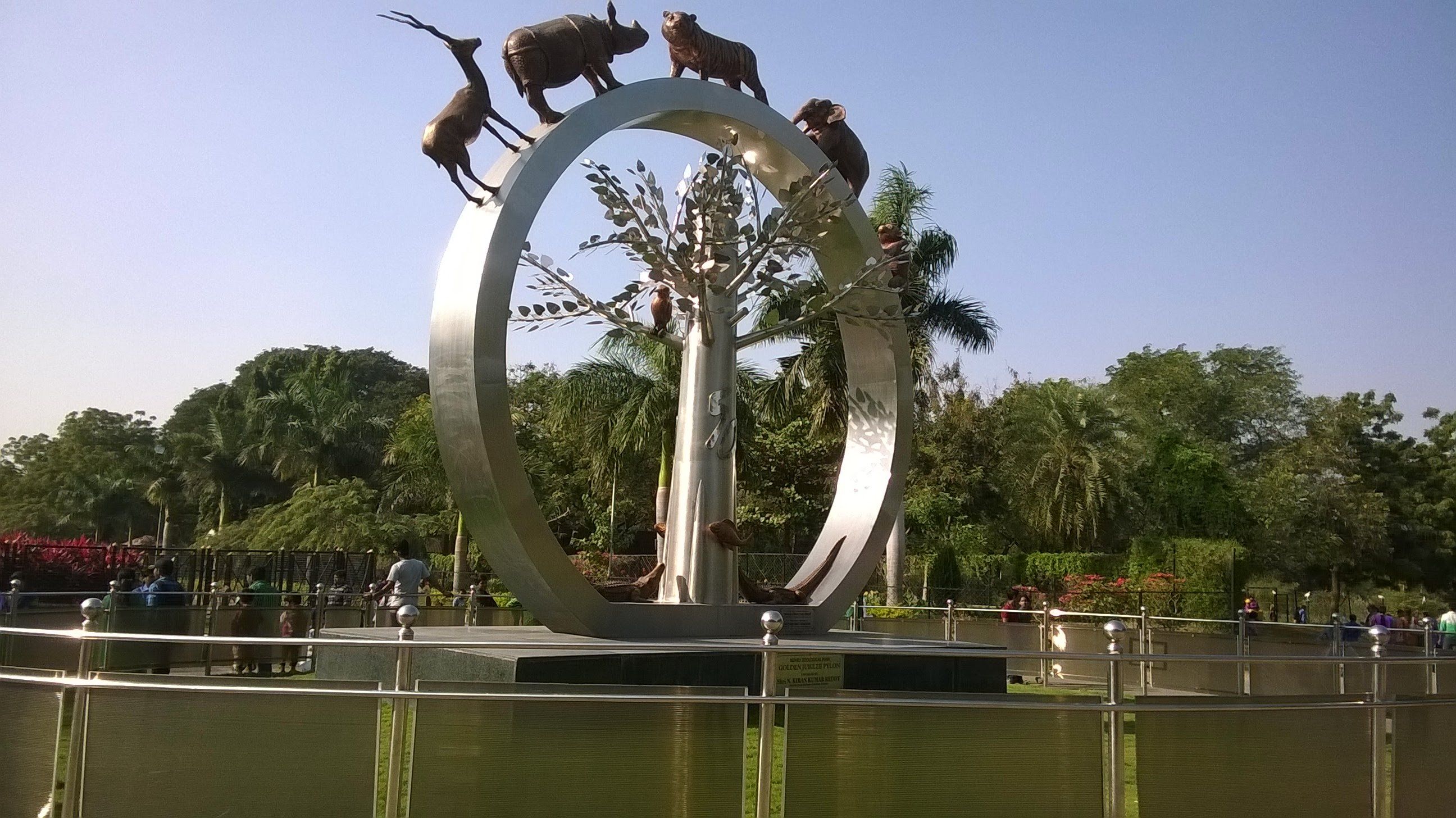 https://mdw-travel-data-us-east-1.s3.amazonaws.com/img/country/India/Nehru-Zoological-Park/img_01.jpg