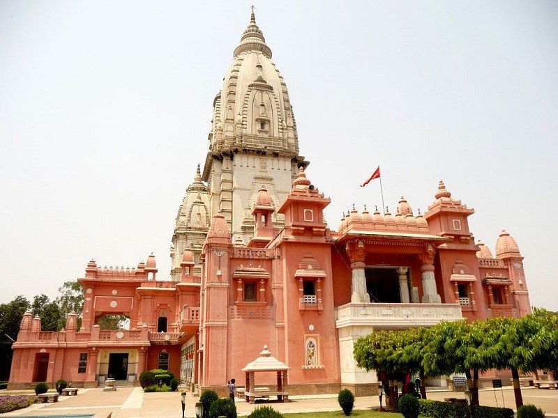 https://mdw-travel-data-us-east-1.s3.amazonaws.com/img/country/India/New-Vishwanath-Temple-Birla-Temple/img_00.jpg