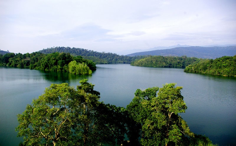 https://mdw-travel-data-us-east-1.s3.amazonaws.com/img/country/India/Neyyar-Dam/img_01.jpg