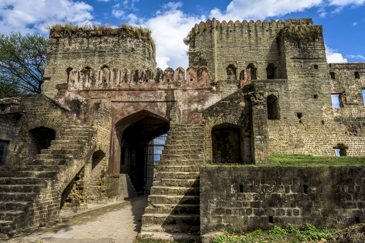 https://mdw-travel-data-us-east-1.s3.amazonaws.com/img/country/India/Nurpur-Fort/img_01.jpg