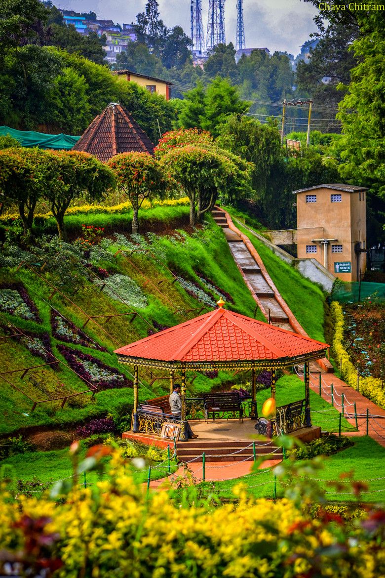https://mdw-travel-data-us-east-1.s3.amazonaws.com/img/country/India/Ooty-Rose-Gardens/img_02.jpg