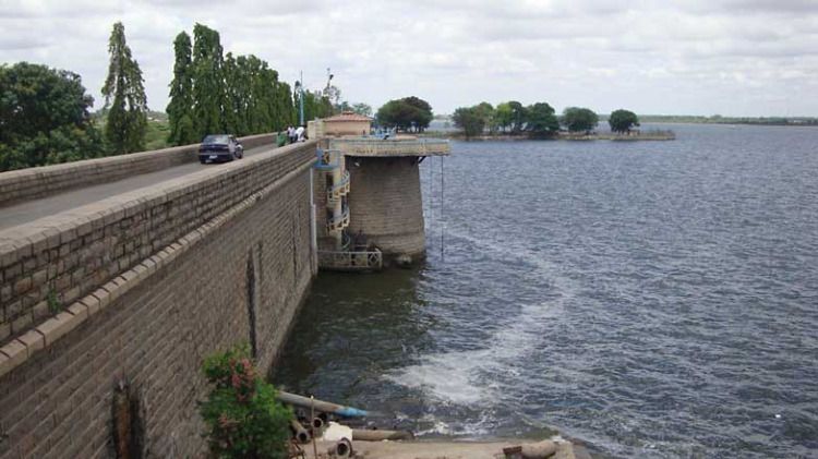https://mdw-travel-data-us-east-1.s3.amazonaws.com/img/country/India/Osman-Sagar-Lake/img_02.jpg