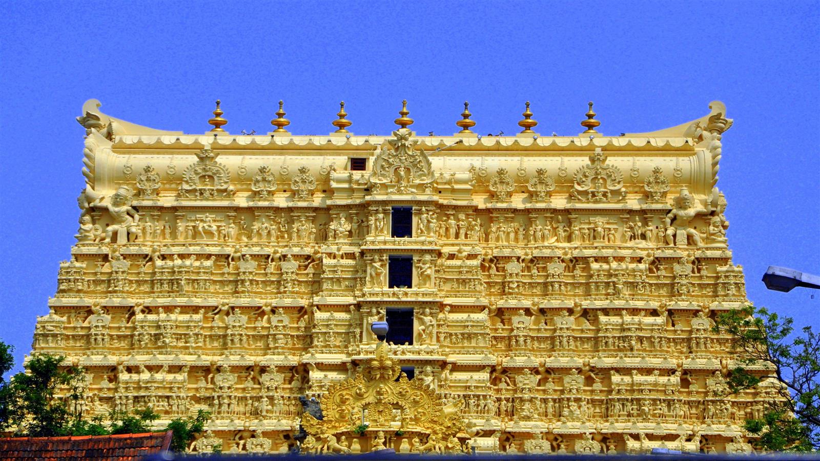 https://mdw-travel-data-us-east-1.s3.amazonaws.com/img/country/India/Padmanabhaswamy-Temple/img_01.jpg