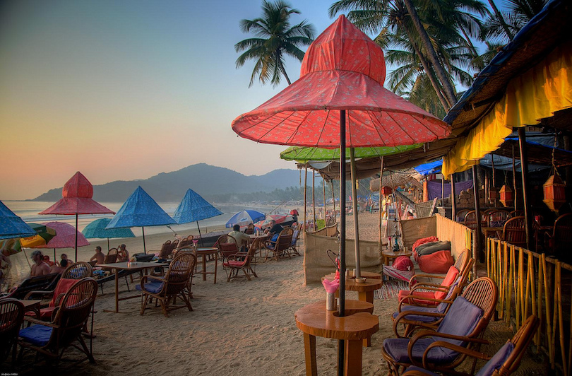 https://mdw-travel-data-us-east-1.s3.amazonaws.com/img/country/India/Palolem-Beach/img_02.jpg