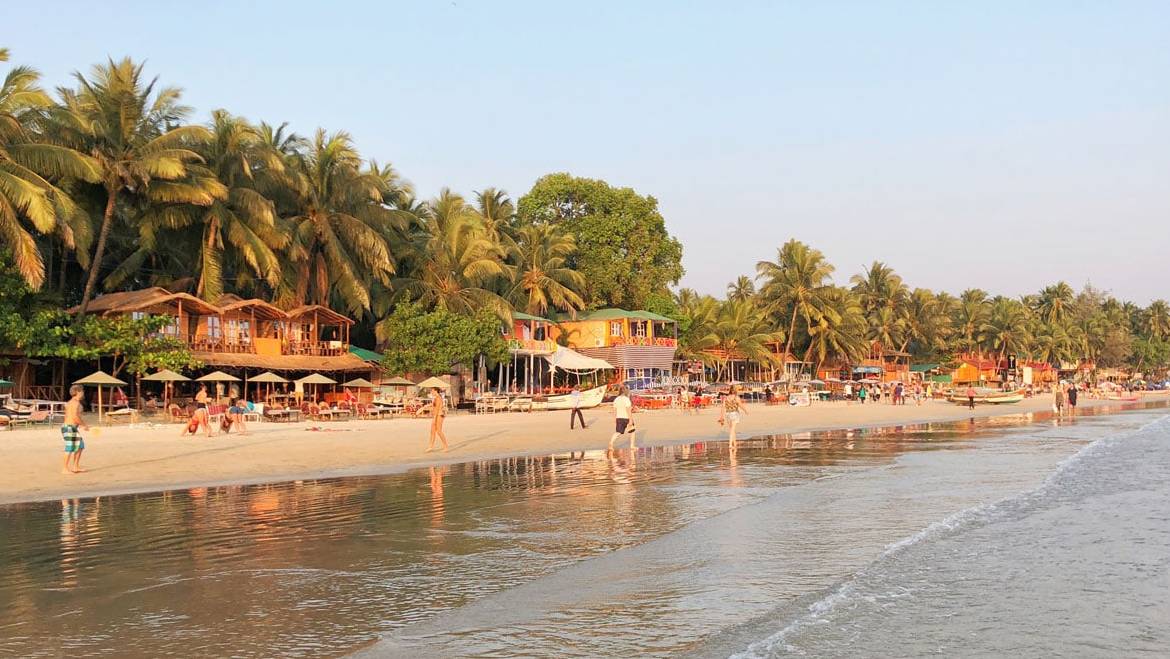 https://mdw-travel-data-us-east-1.s3.amazonaws.com/img/country/India/Palolem-Beach/img_03.jpg