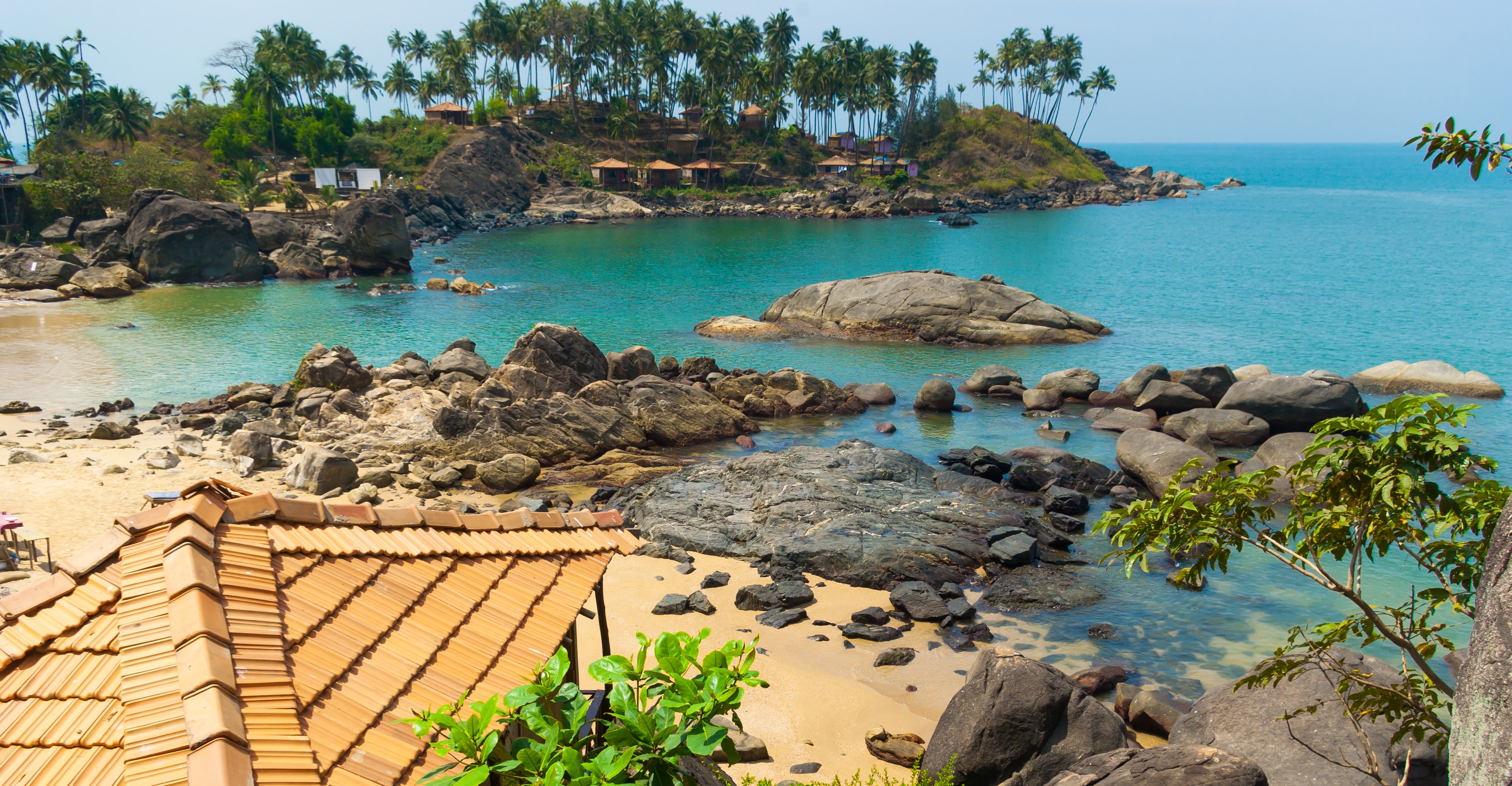 https://mdw-travel-data-us-east-1.s3.amazonaws.com/img/country/India/Palolem-Beach/img_04.jpg
